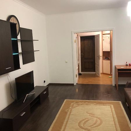 Затишна 2Х Кімнатна Квартира Біля Метро Академмістечко Kiev Eksteriør billede